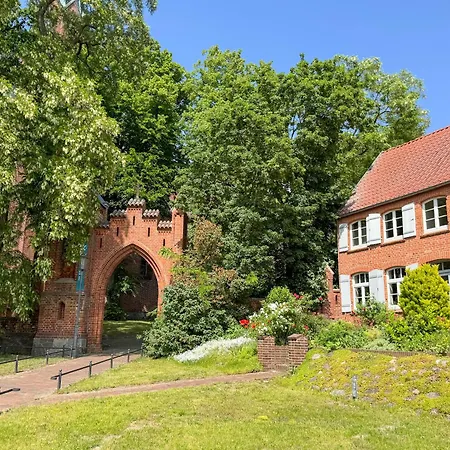 Familienunterkunft Wiesengefluester S3 - Kinderfreundlich, Nur 3 Minuten Zum * Röbel