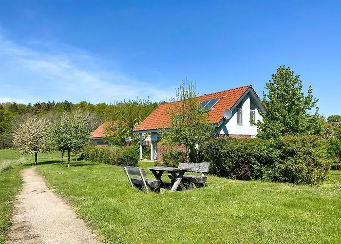 Familienunterkunft Wiesengefluester S3 - Kinderfreundlich, Nur 3 Minuten Zum בית נופש Röbel